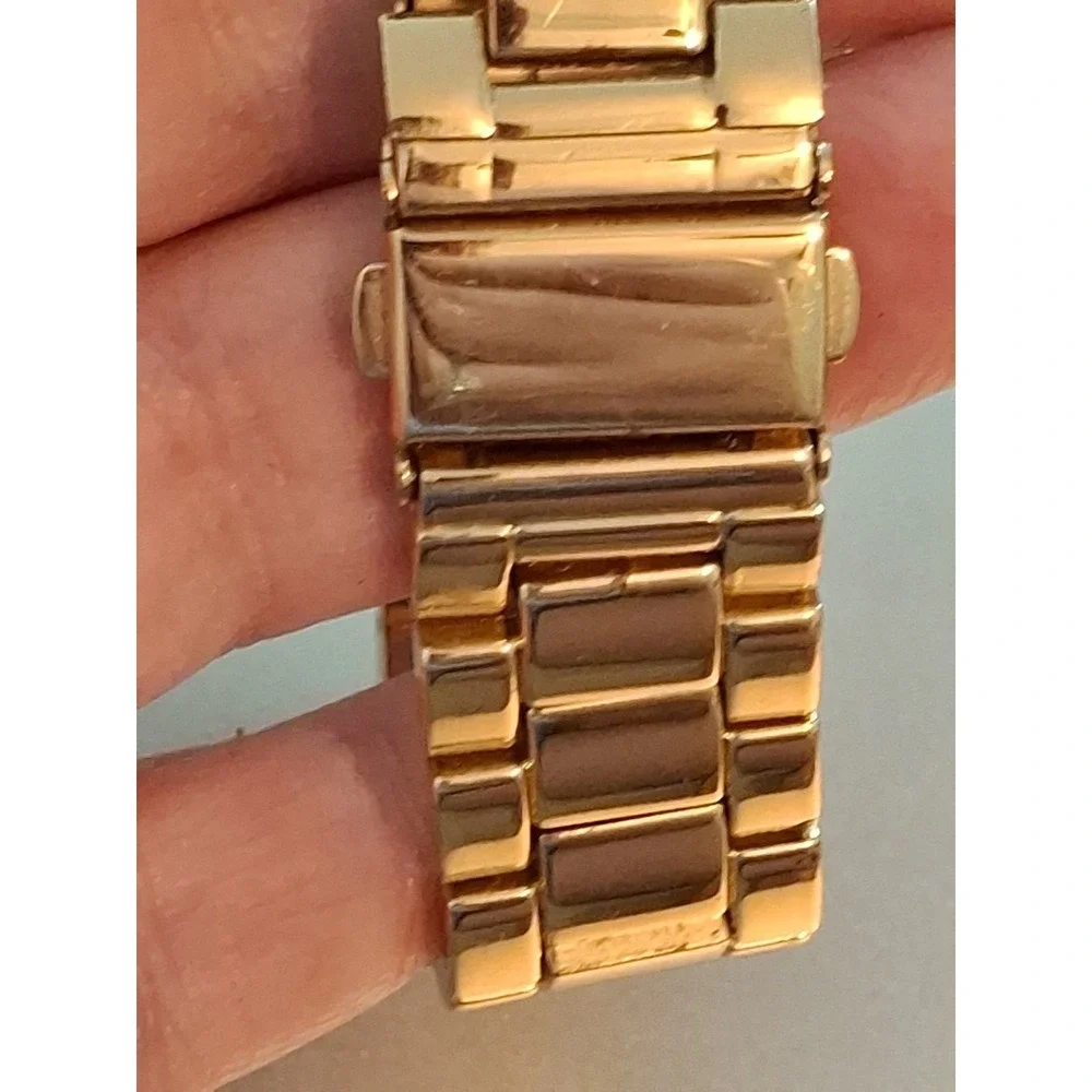 Charming Charlie #9277 40mm Womens Goldtone Watch.Quartz,Subdials,6 3/4